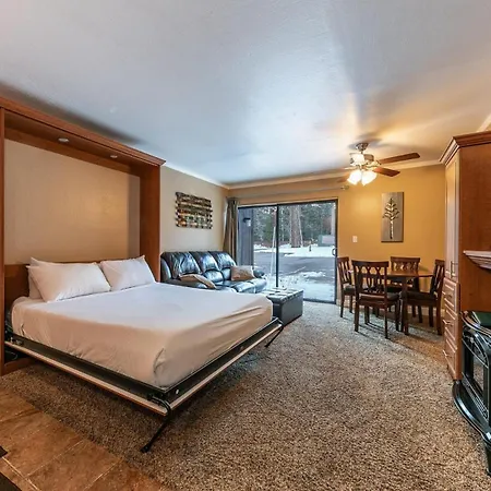 Cozy Deluxe Studio #131 At Donner Lake Village Condo